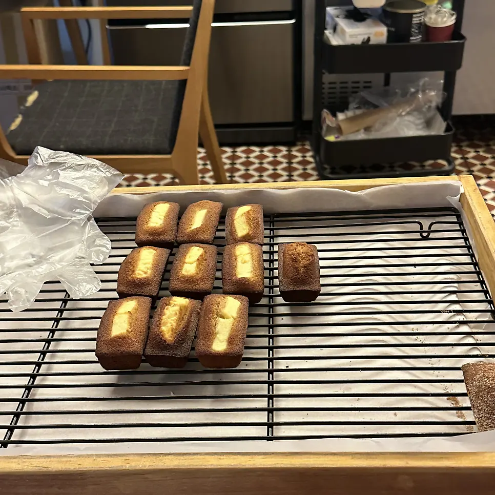 Earl Grey madeleine and financier at Eojil In