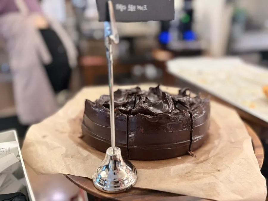 Dessert display at Eojil In Wangsimni Station Branch