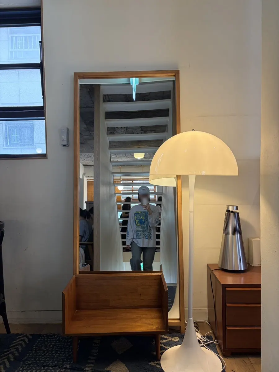 Second floor atmosphere at Eojil In