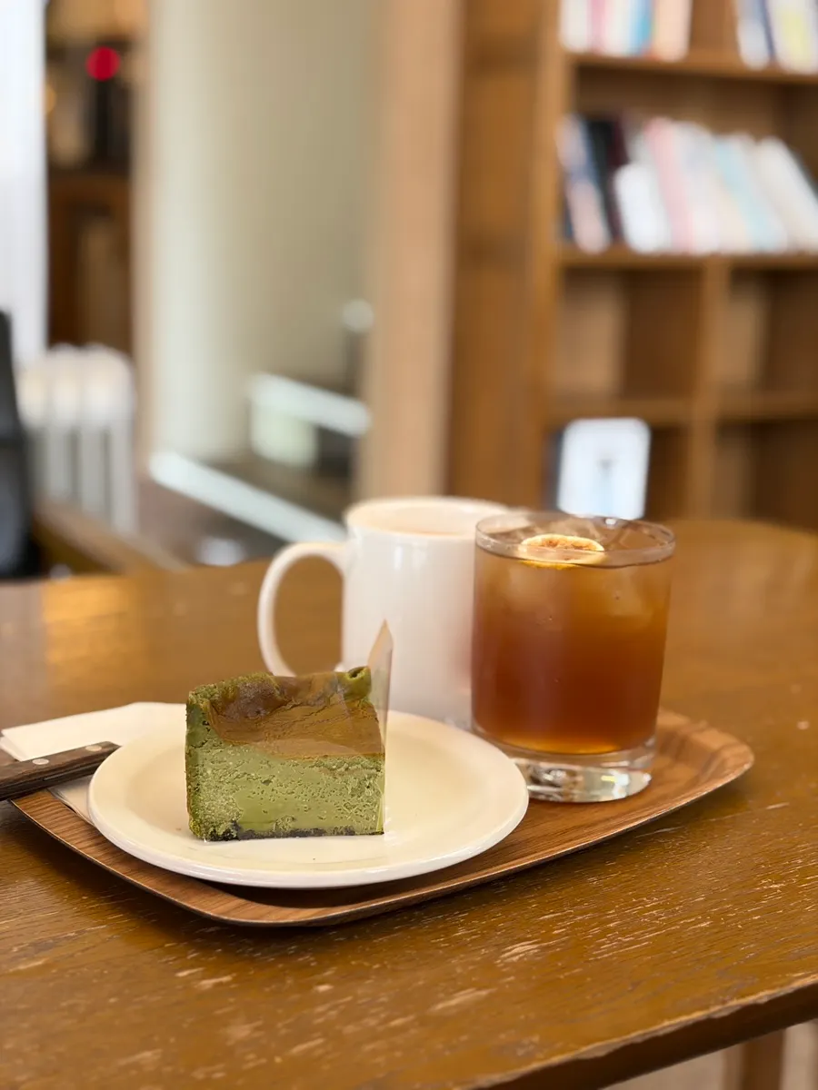 Table setting of matcha basque cheesecake and drinks at Eojil In