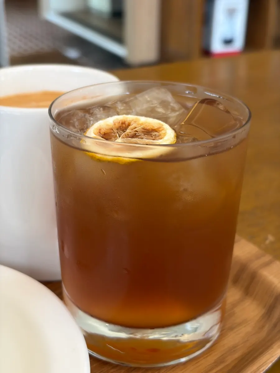 A glass of lemon iced tea at Eojil In