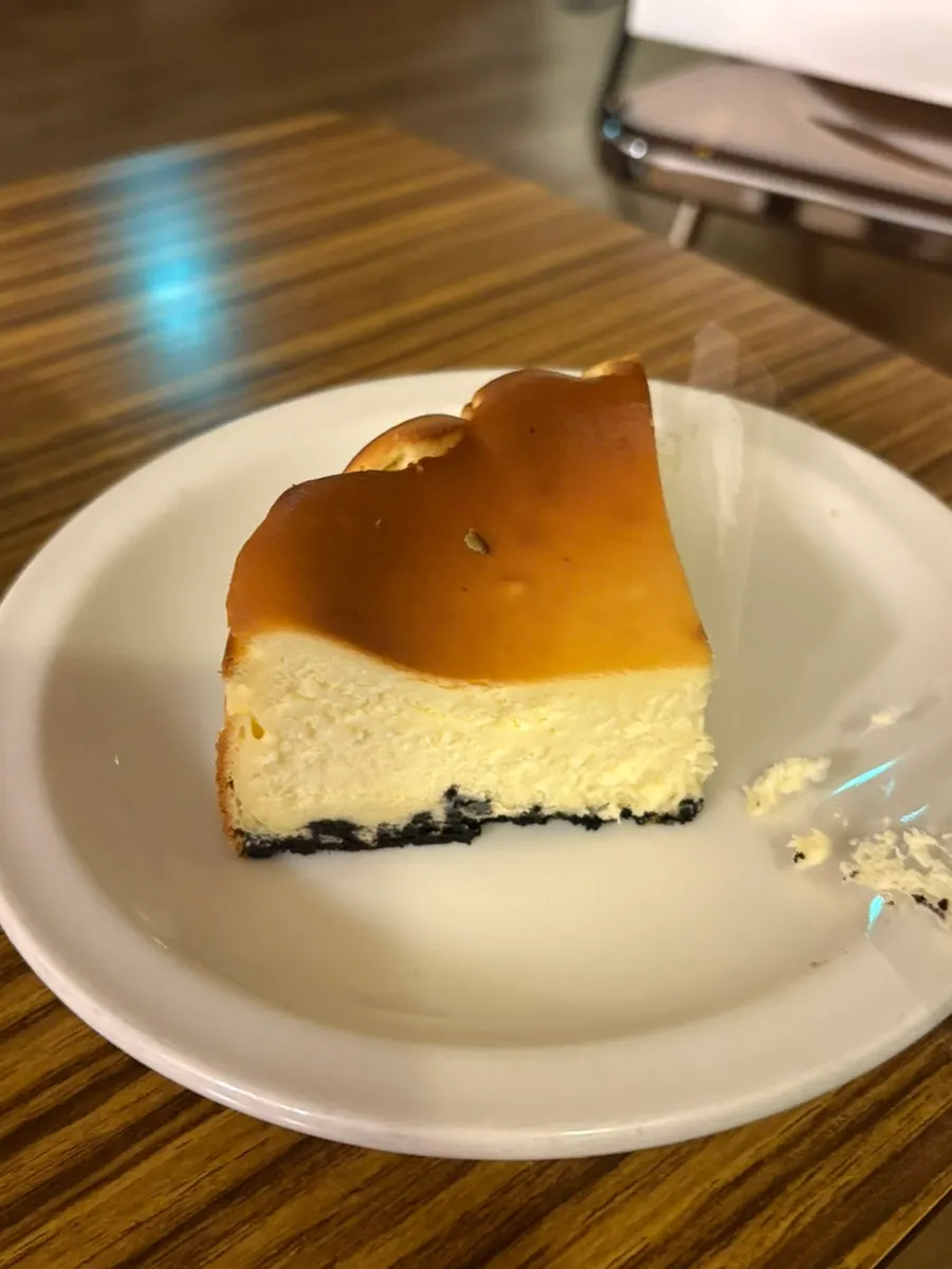 따뜻한 아메리카노와 아이스 아메리카노