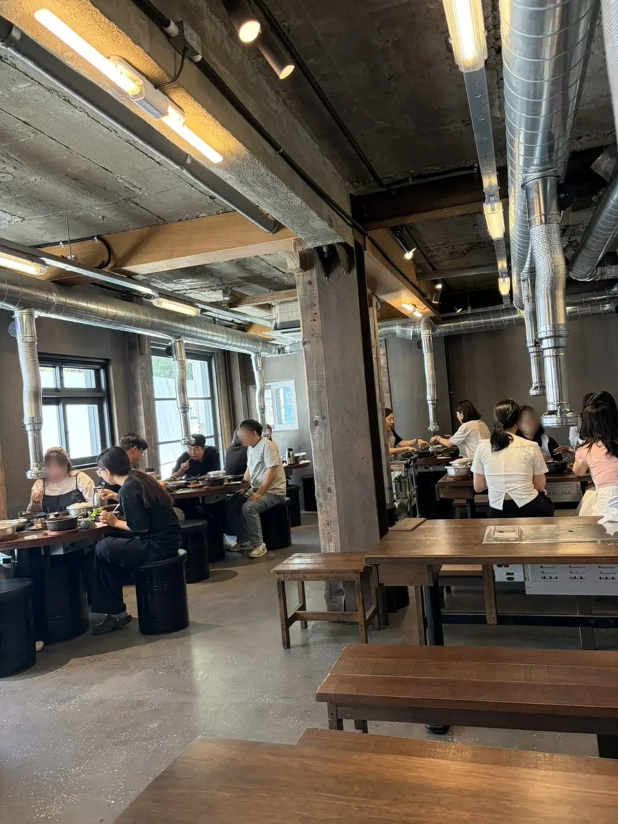 Interior table at Eom Yongbaek Pork Grill Gwanghwamun Branch