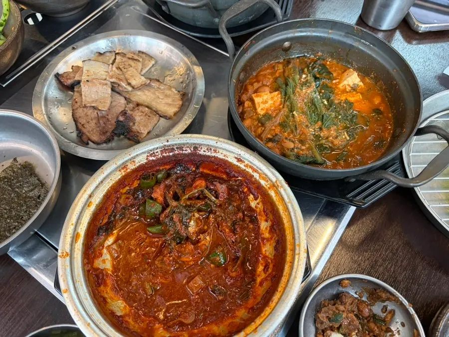 Full spread of the charcoal bulgogi set