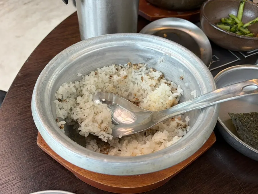 Leftover rice and nurungji in the pot