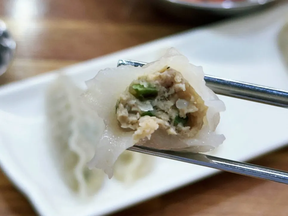 속이 가득 찬 쫄깃만두 단면