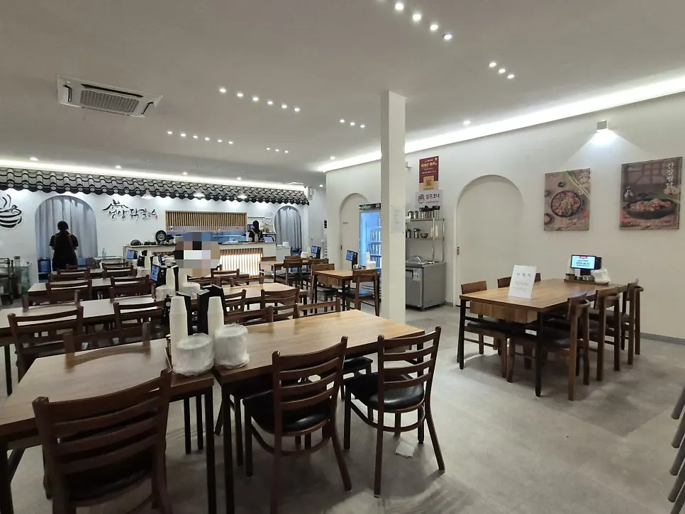 Spacious, tidy interior seating area