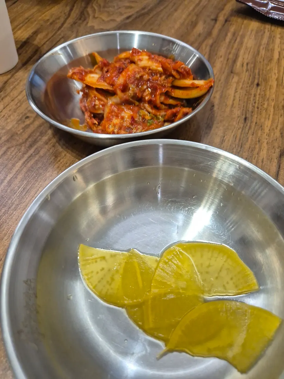 Basic side dishes of pickled radish and geotjeori