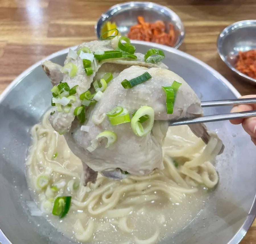 Exterior of Eonyang Dak Kalguksu Tongdosa Branch