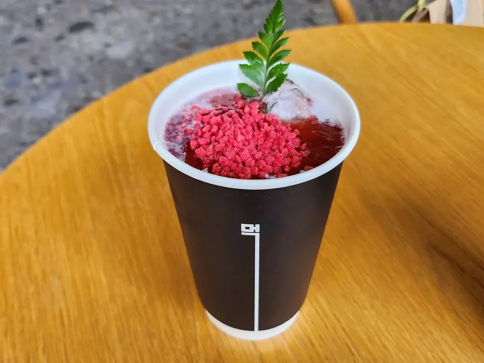 Strawberry preserve latte