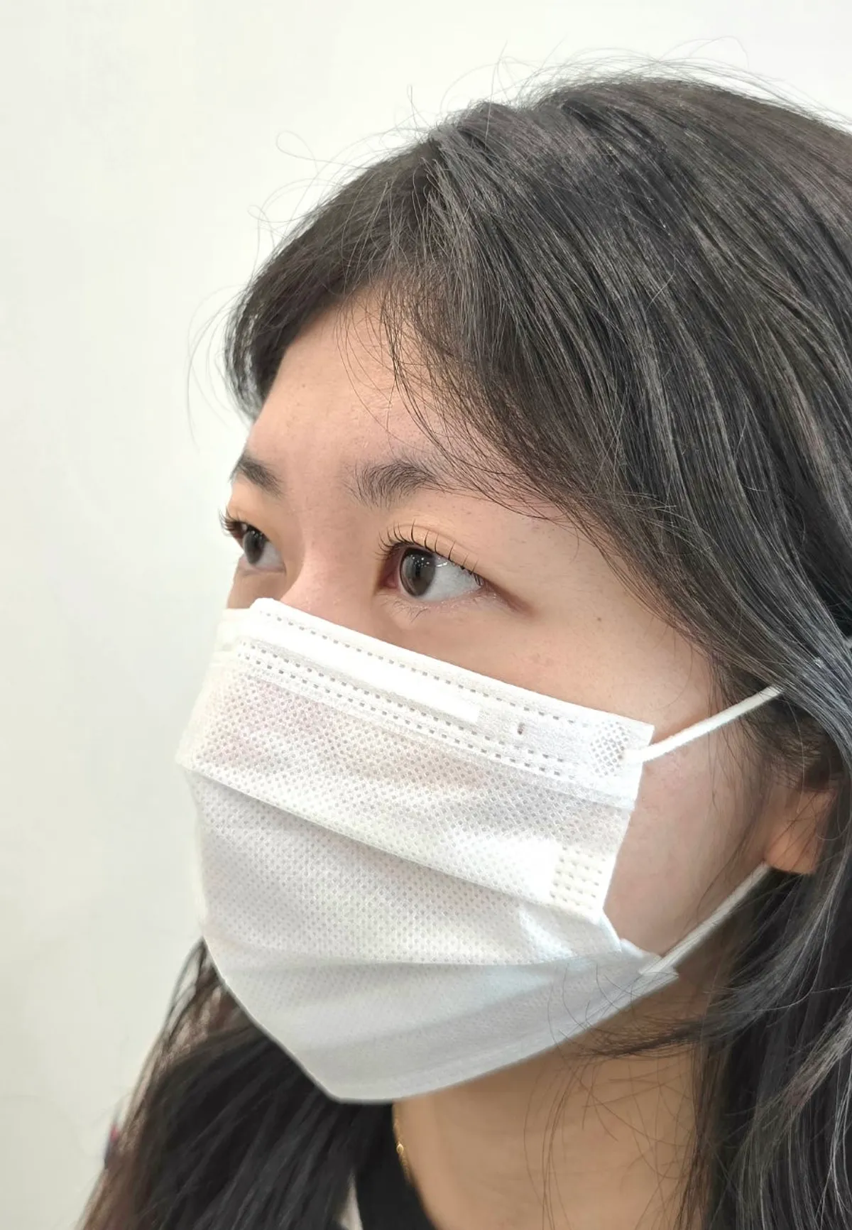 Consultation scene choosing the natural curl for the lash lift