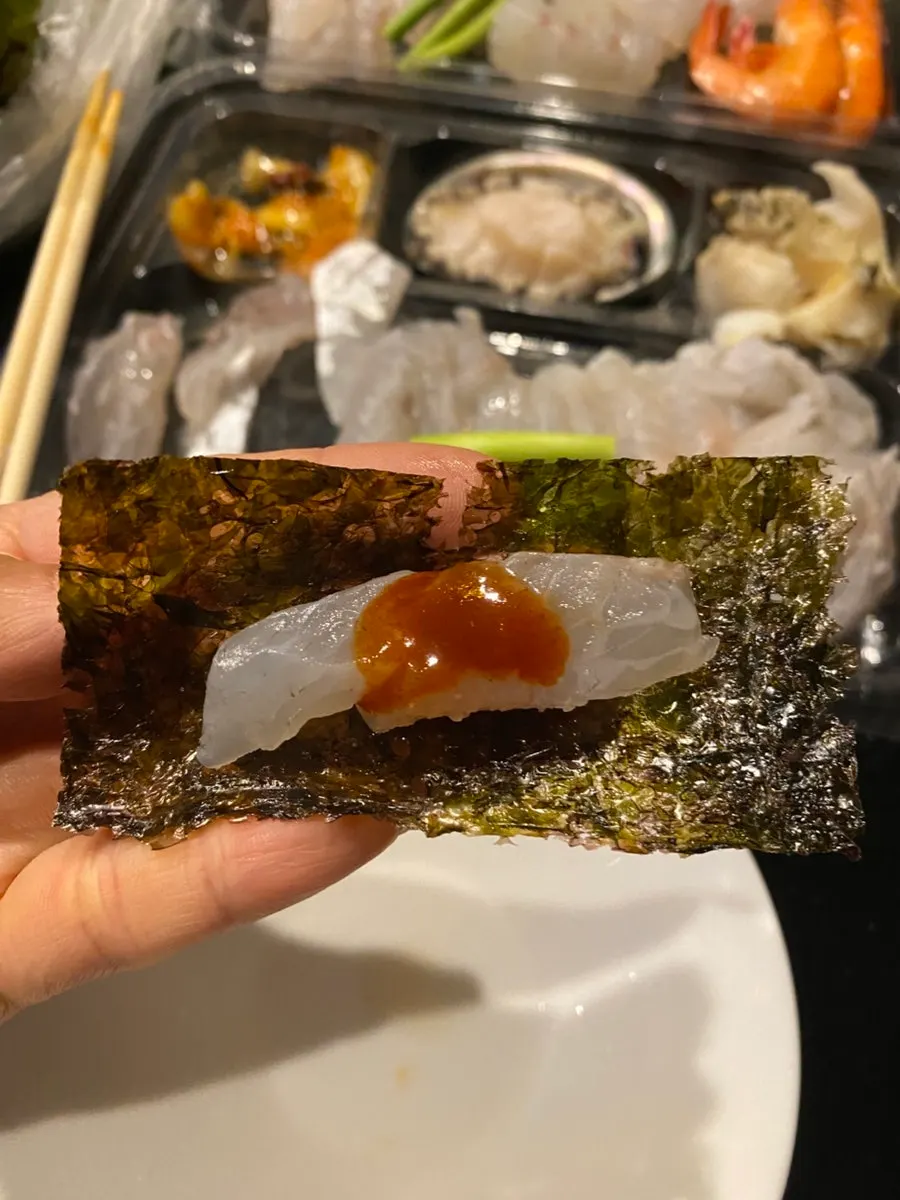 柔らかく弾力のある食感を感じたモドゥム刺身