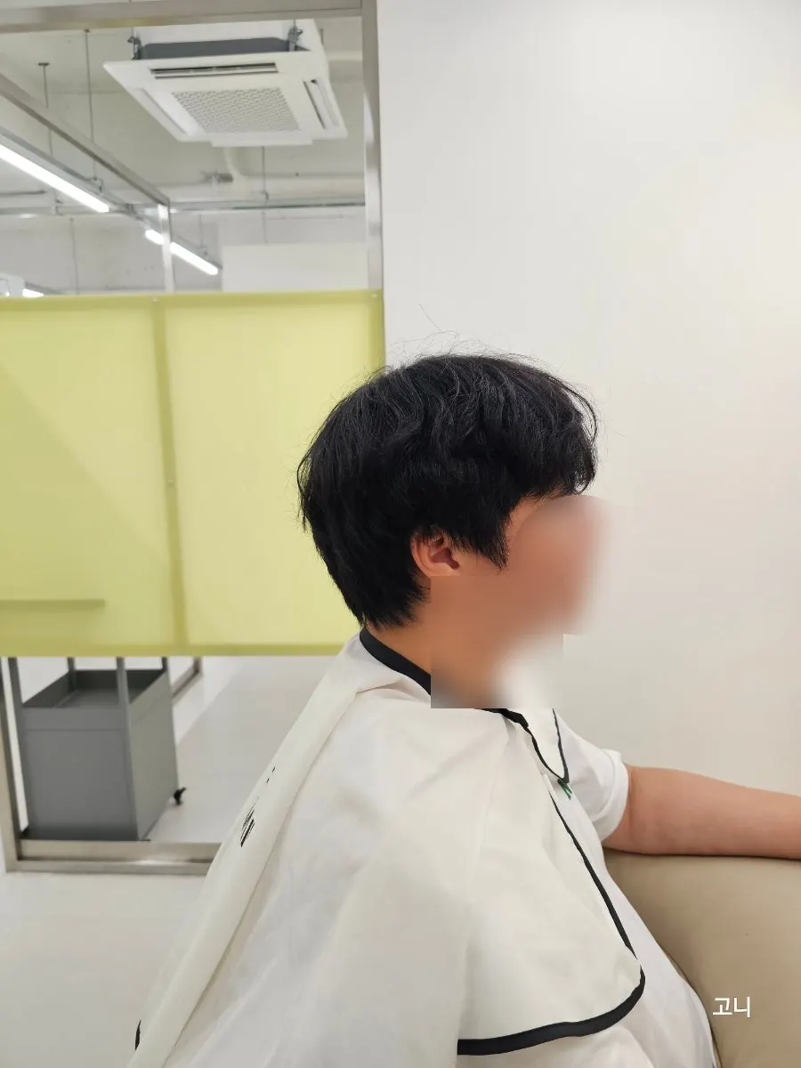 Hair condition before treatment with flared side hair