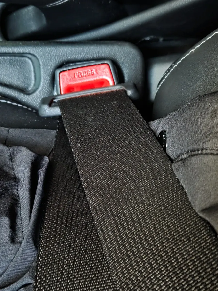 Comparing seat belt comfort while wearing a long puffer coat