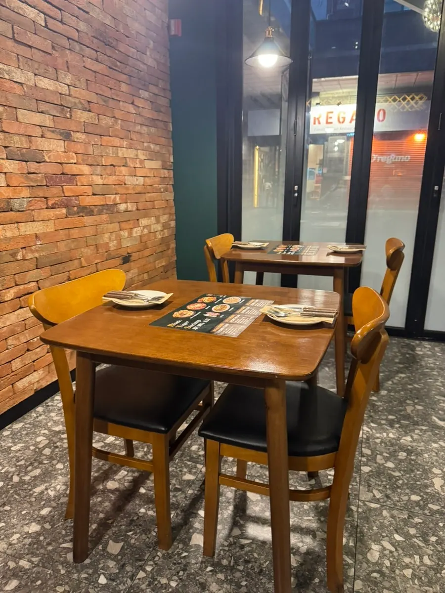 Interior tables at Etrenne Jukjeon Branch