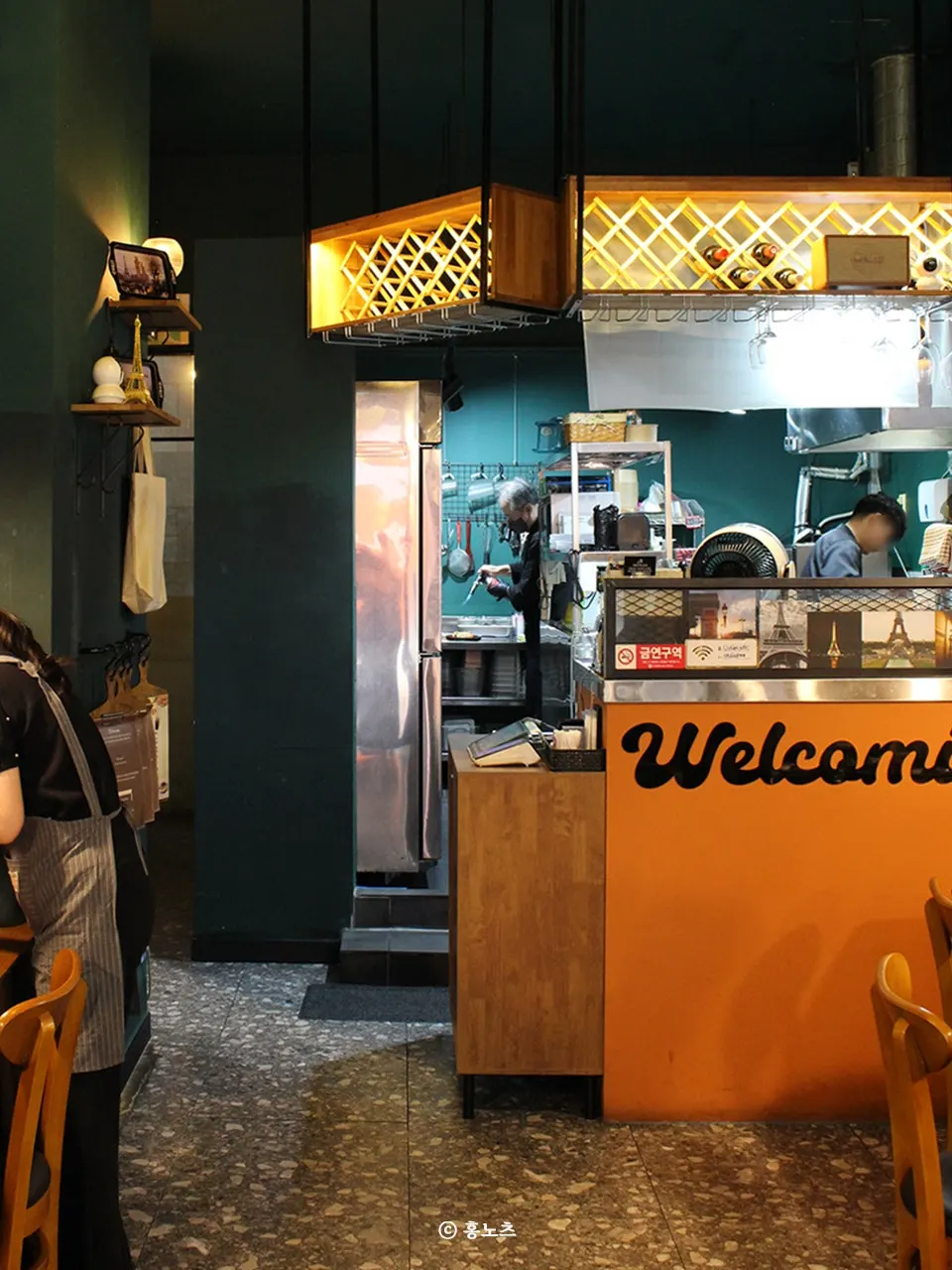 Cozy interior of Etrenne Jukjeon Branch