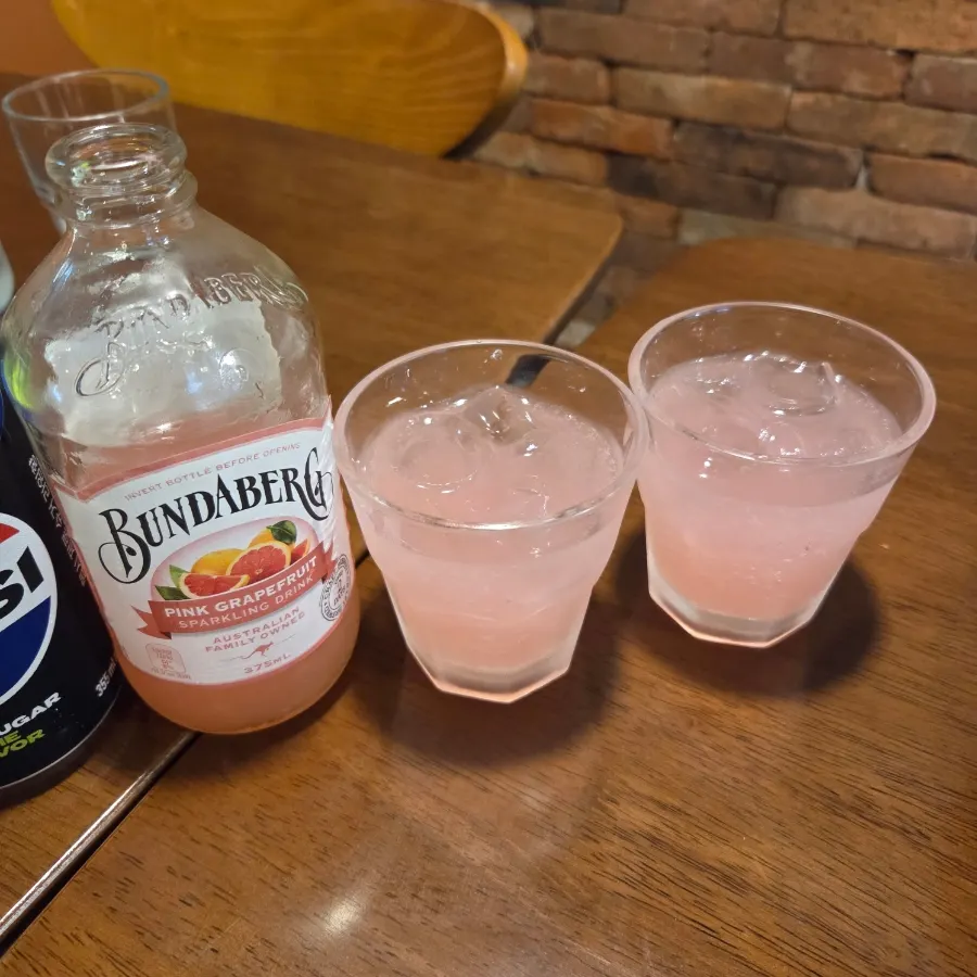 Bundaberg and zero-sugar cola included in the set