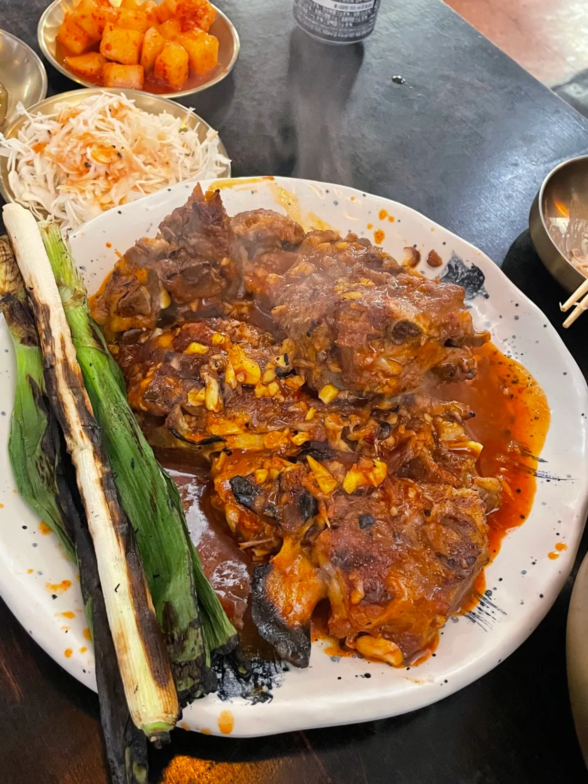 을지백탄뼈구이 입구 주변 전경