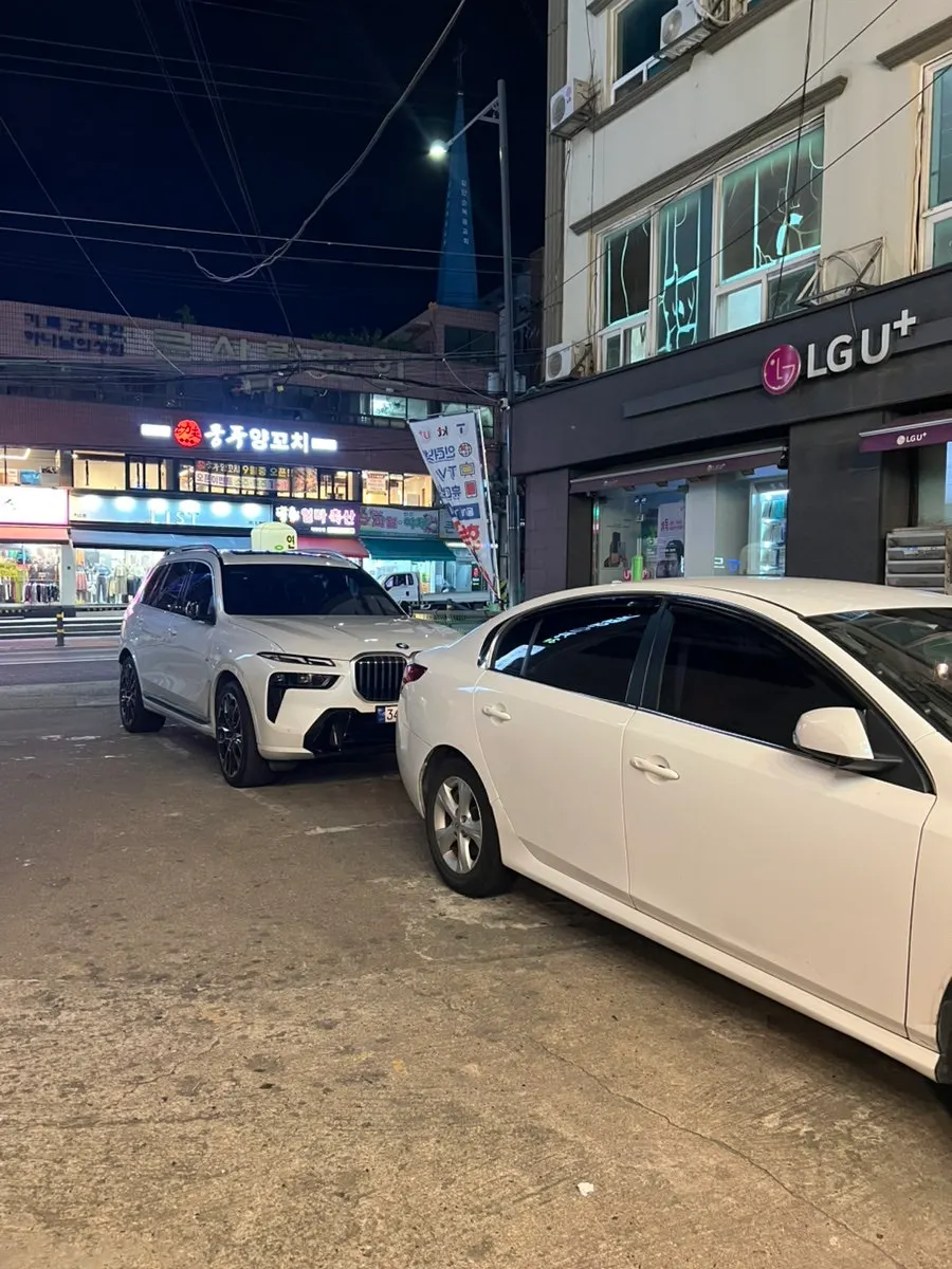 Free parking space right in front of the restaurant