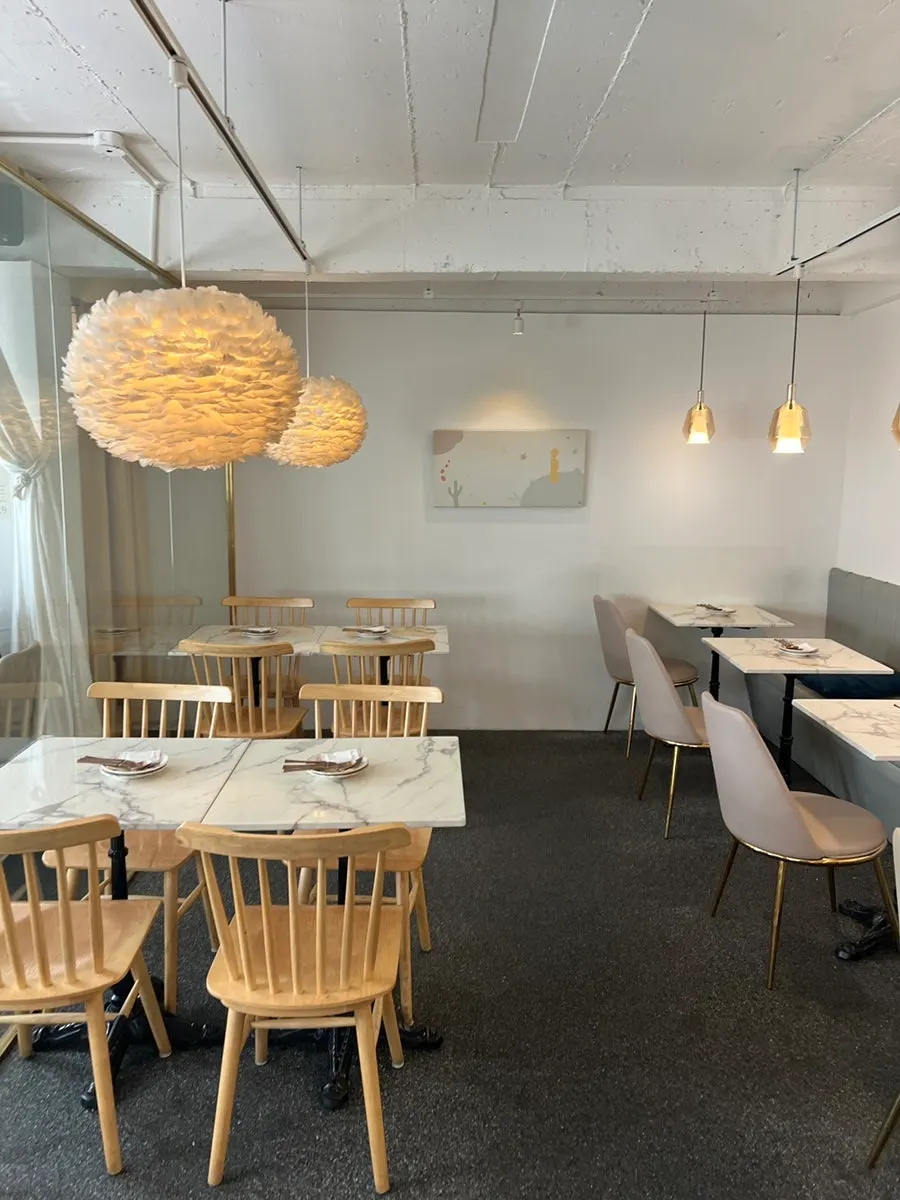 A 2-person table at Eulji Darak Dosan