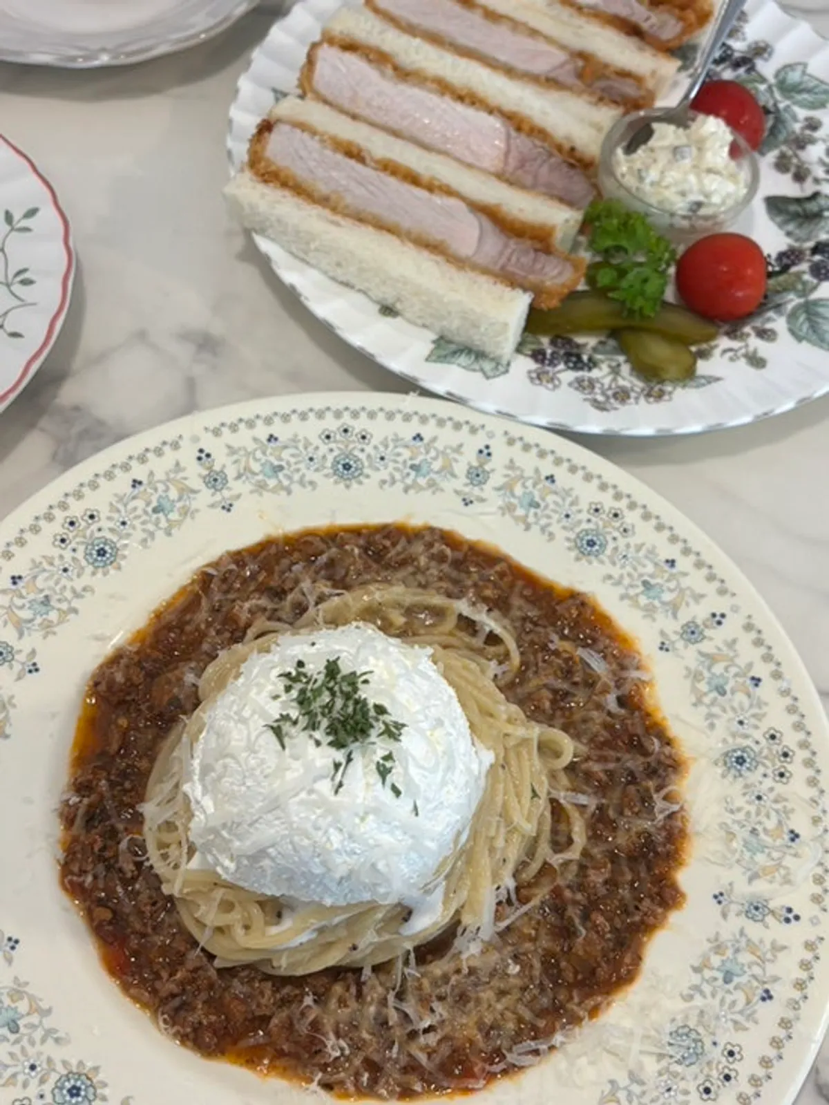A full plate of Darak omurice
