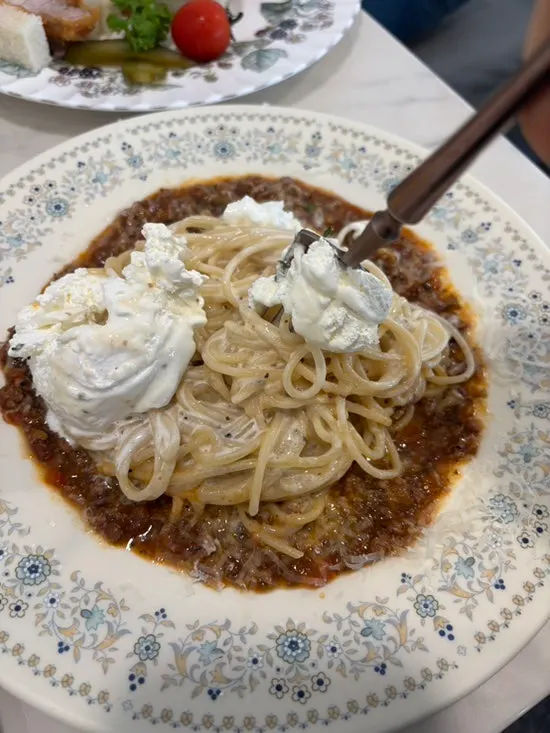 Close-up of the ragu sauce pasta