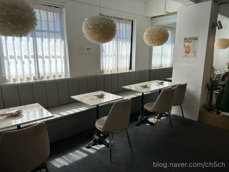 A 4-seat table available for group use