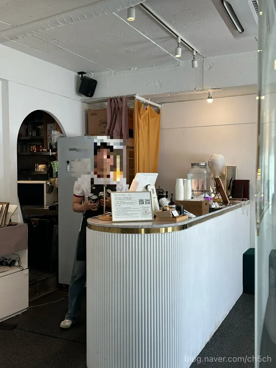 Window seating and restaurant atmosphere