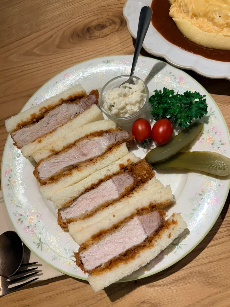 Katsu Sando served with sauce