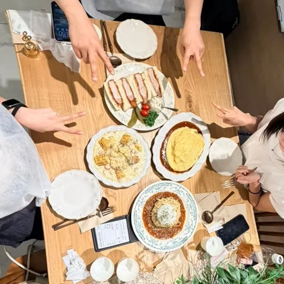 Wrapping up the meal at Eulji Darak Gangnam Station