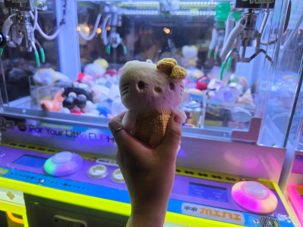 Kitty keyring won from the Eulji Pocha claw machine