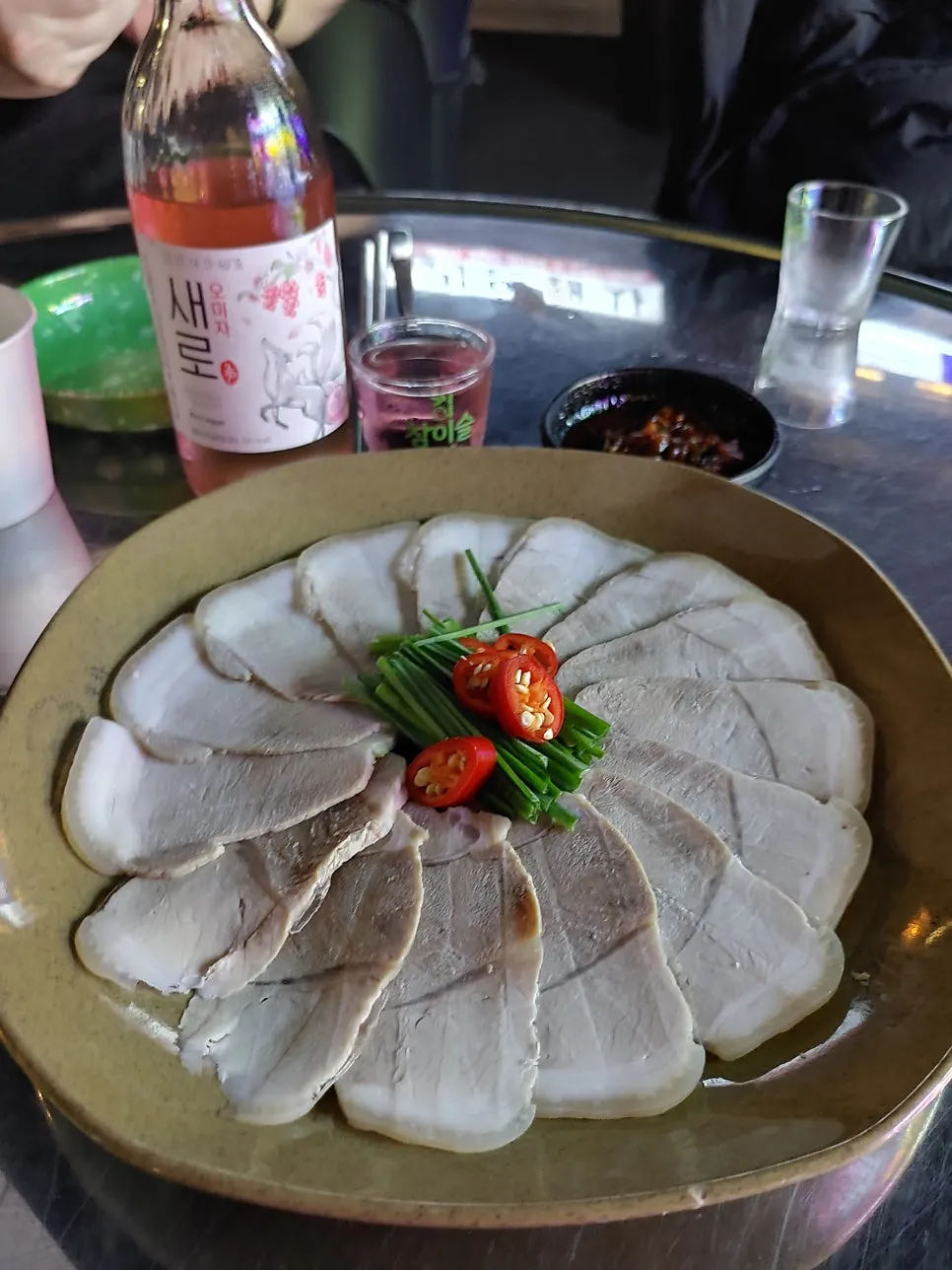새로 오미자 한 잔