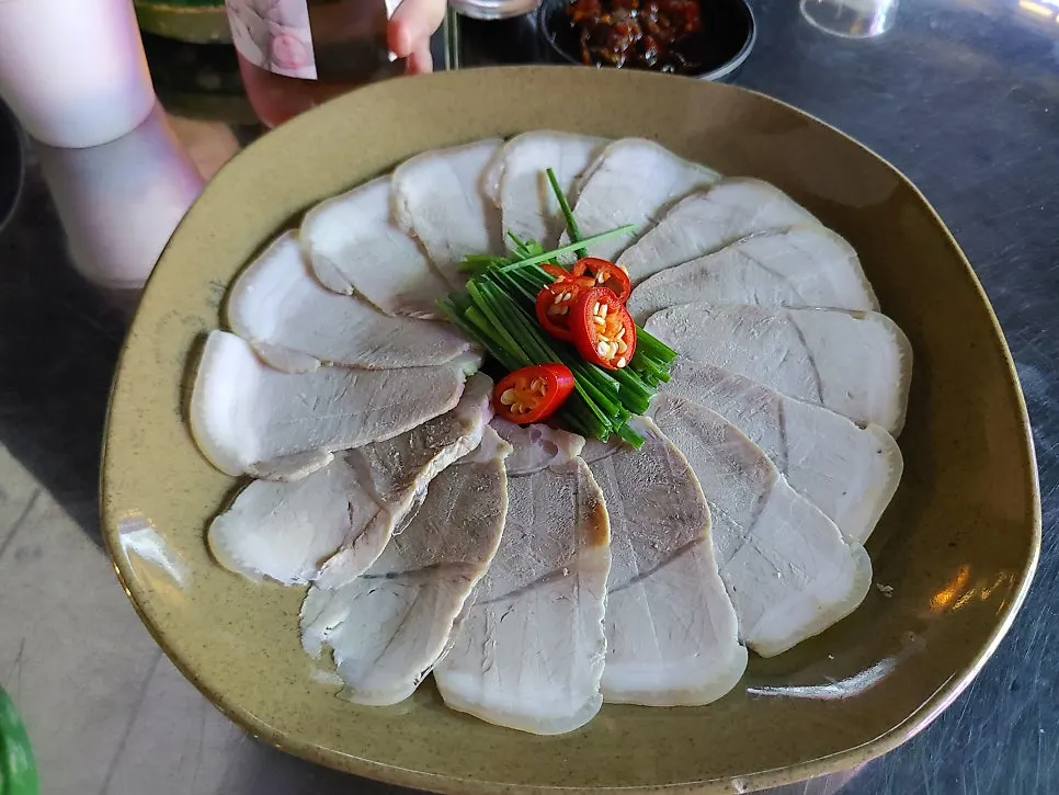 을지포차 냉수육 한 접시