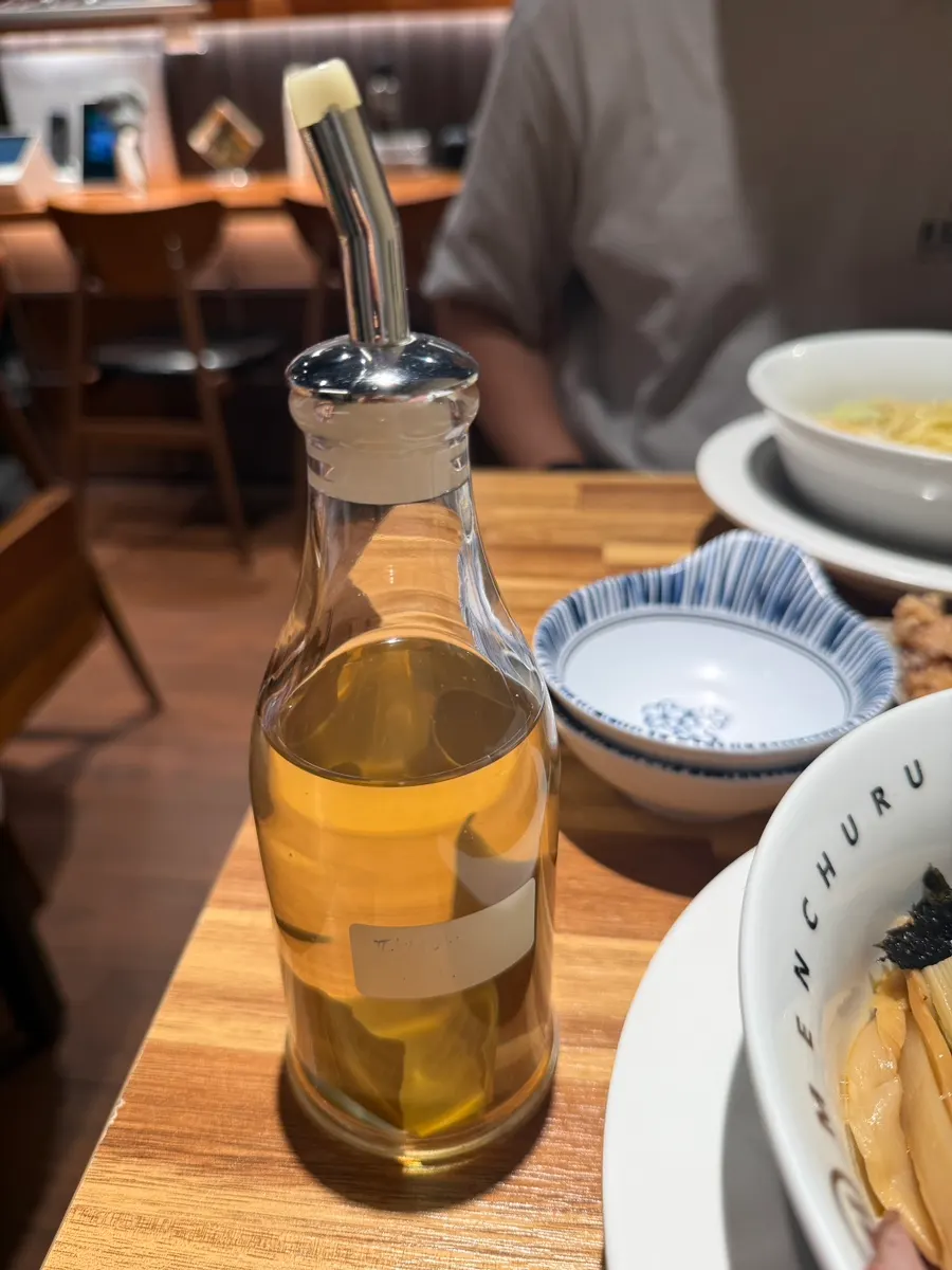 수란과 차슈를 올린 아부라소바