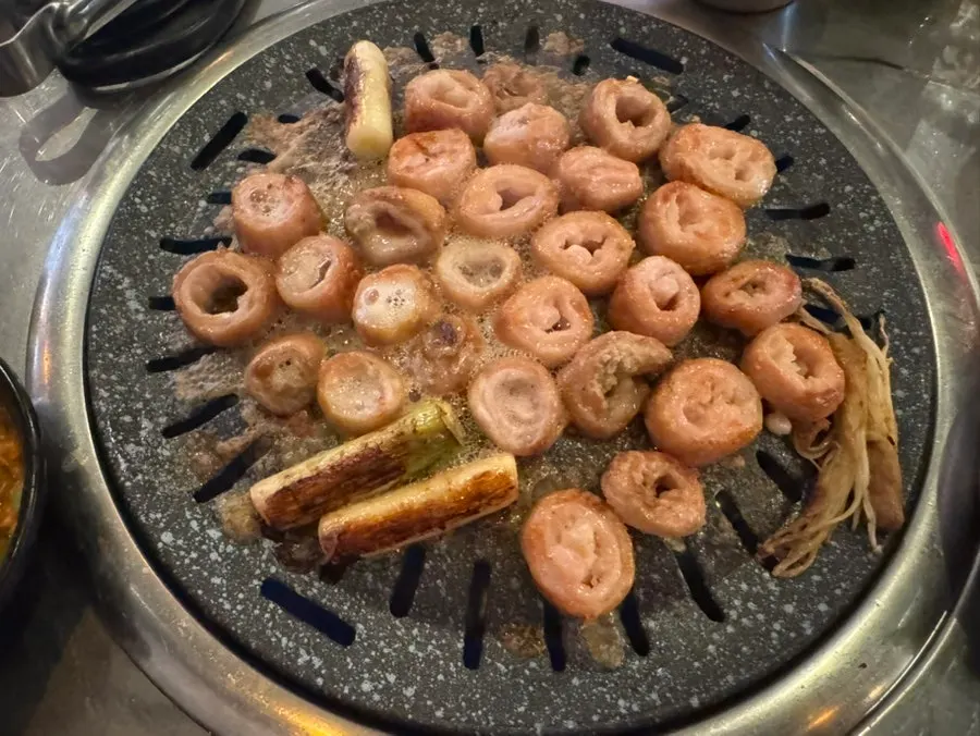 Daegu makchang cooking on the grill