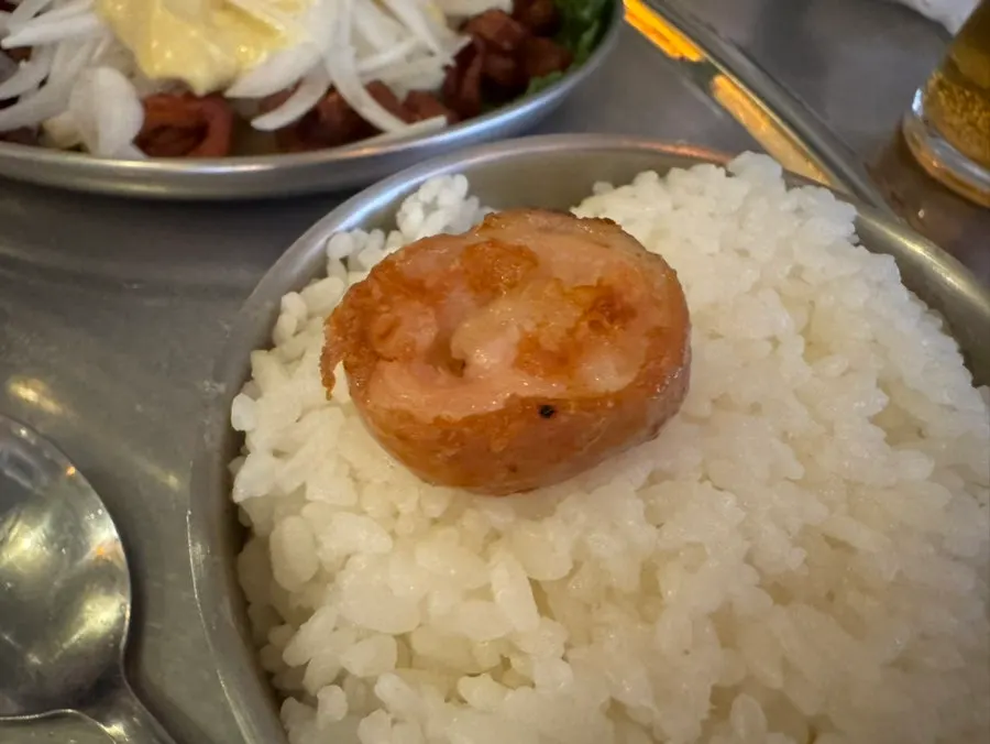 Grilled makchang served with salt