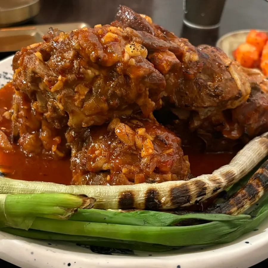 The generous small-size bone grill portion