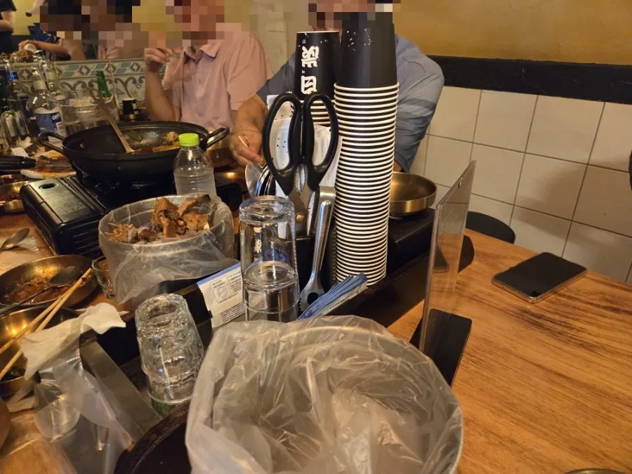 QR code order guide at the table