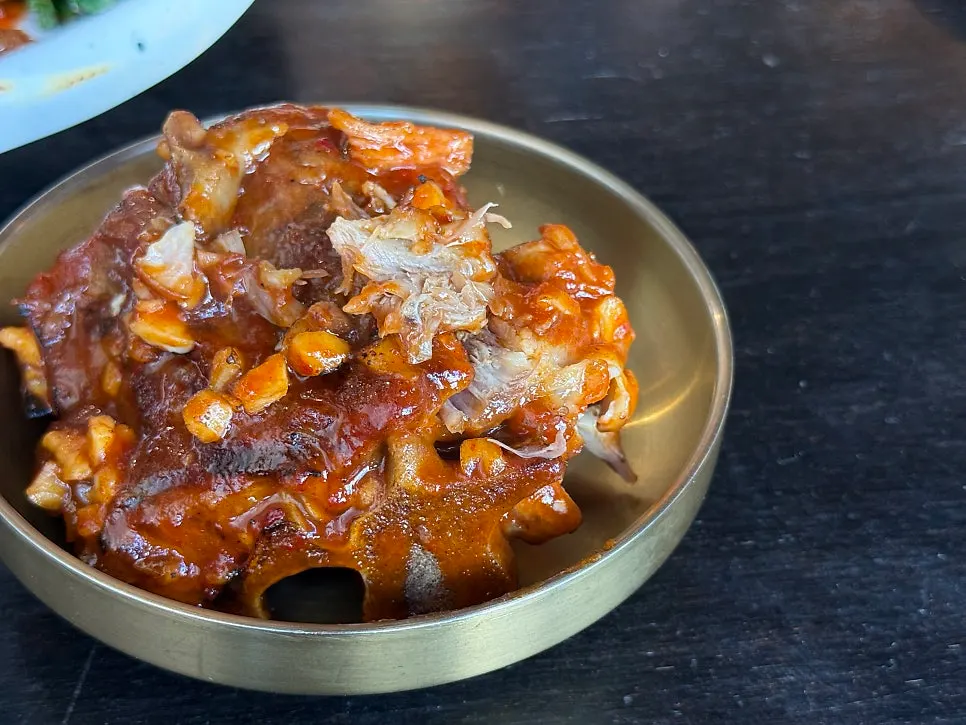 A plate of grilled bones with meat still attached