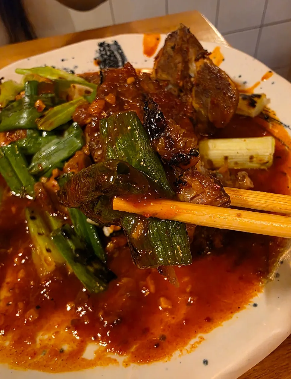 醬料滲入的骨烤肉特寫