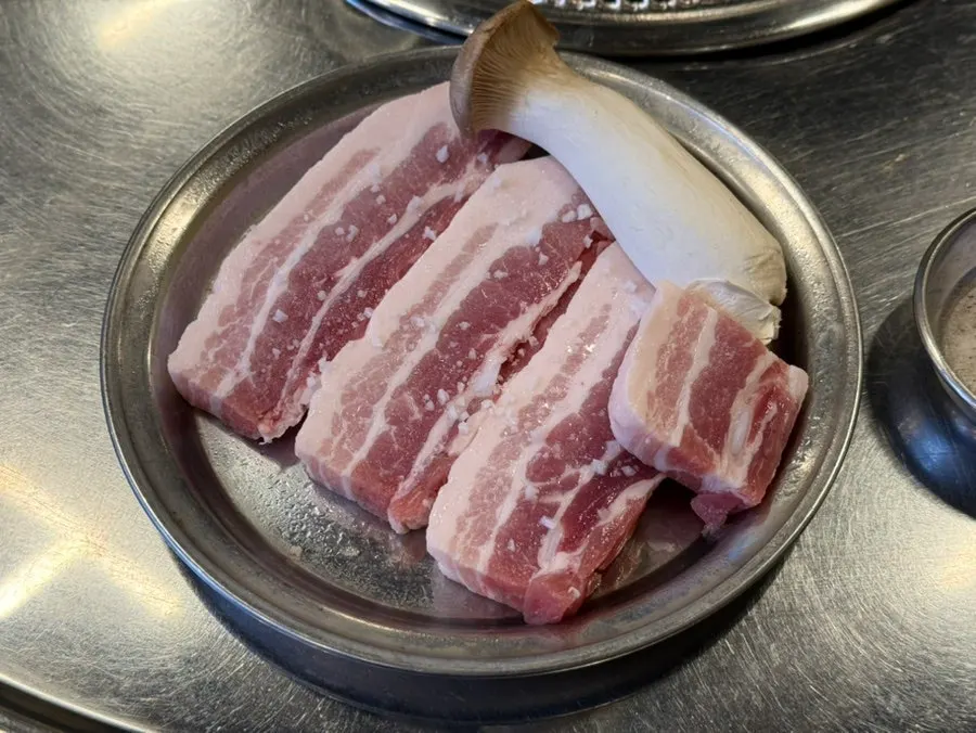 고기를 위한 기본 반찬 한 상