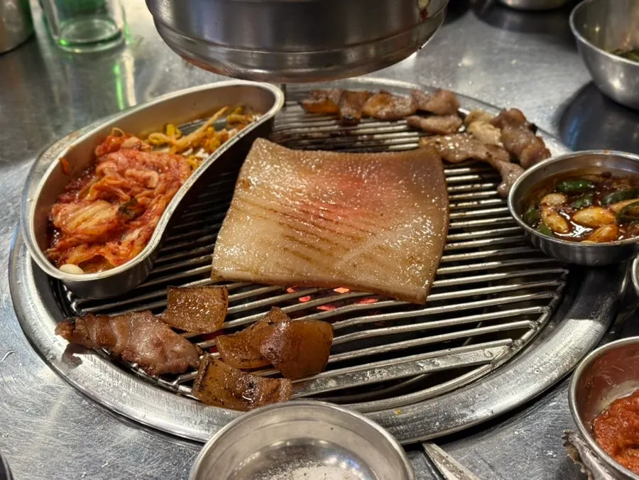 꼬들살 뒷고기 한 접시