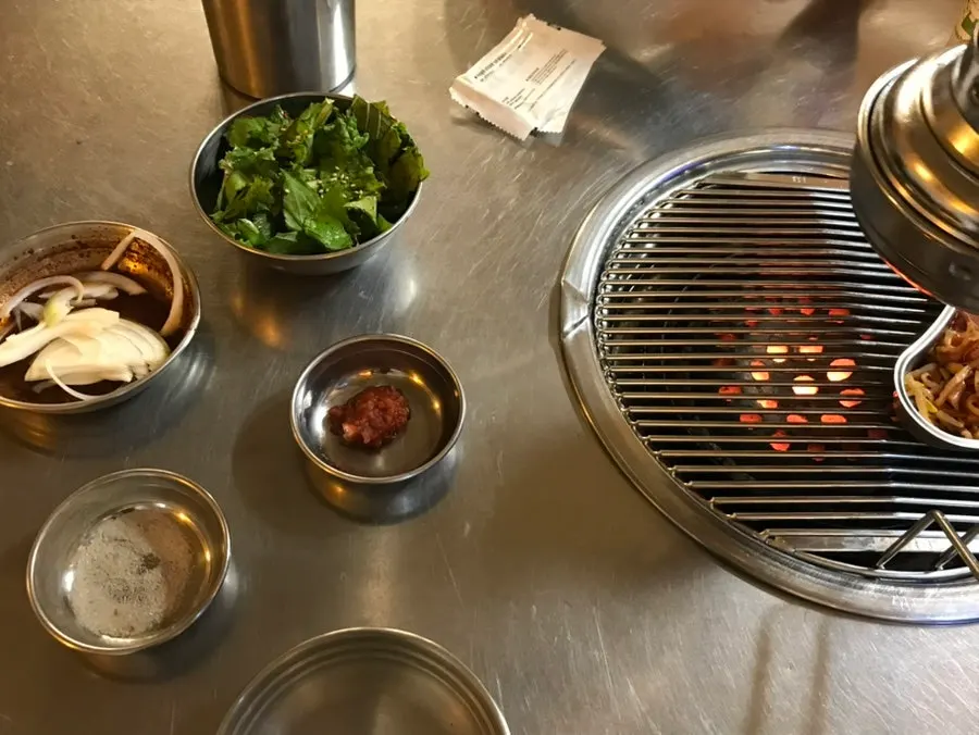 삼겹살 목살 항정살 등 모듬 600g 고기 접시