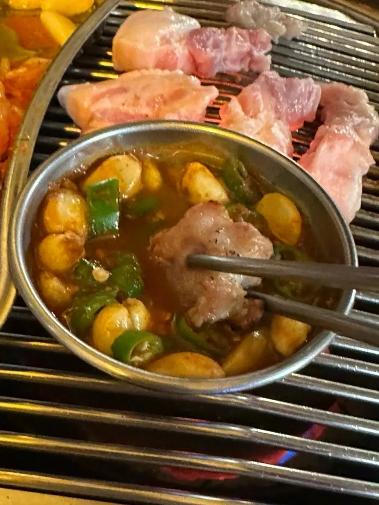 구워진 뒷고기 꼬들살