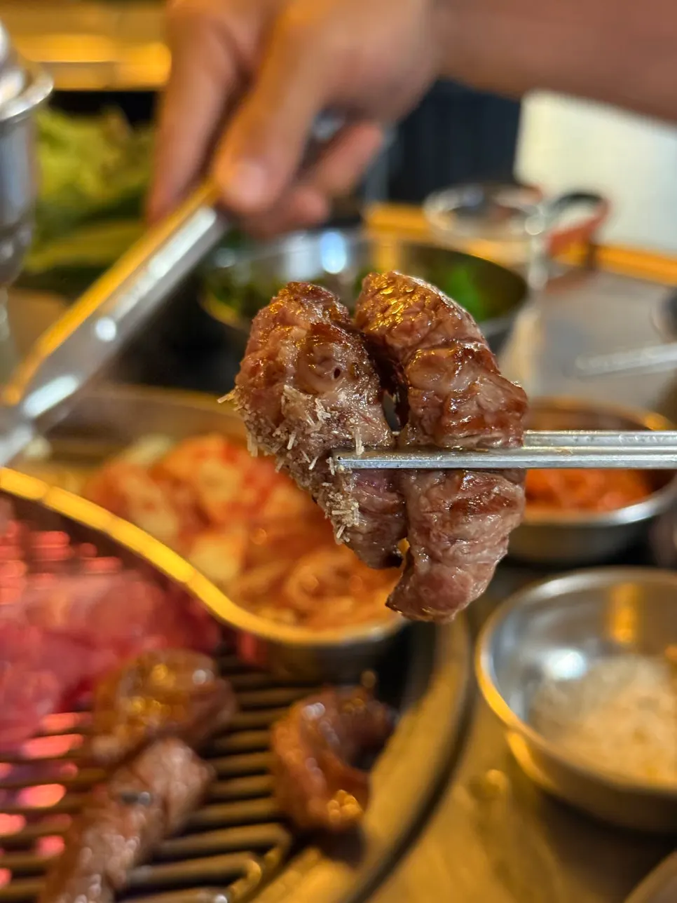 접시에 담긴 생소갈비살