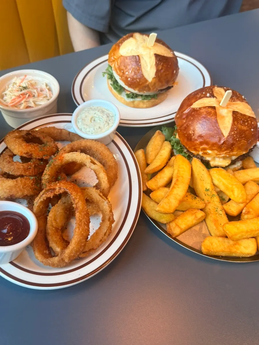 Burger and side dishes set at Daily Fix Euljiro