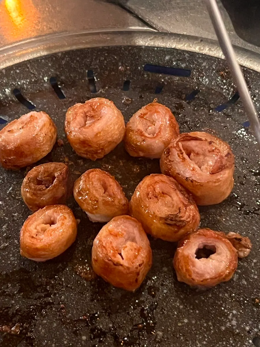 막창과 된장찌개, 소주가 놓인 상차림