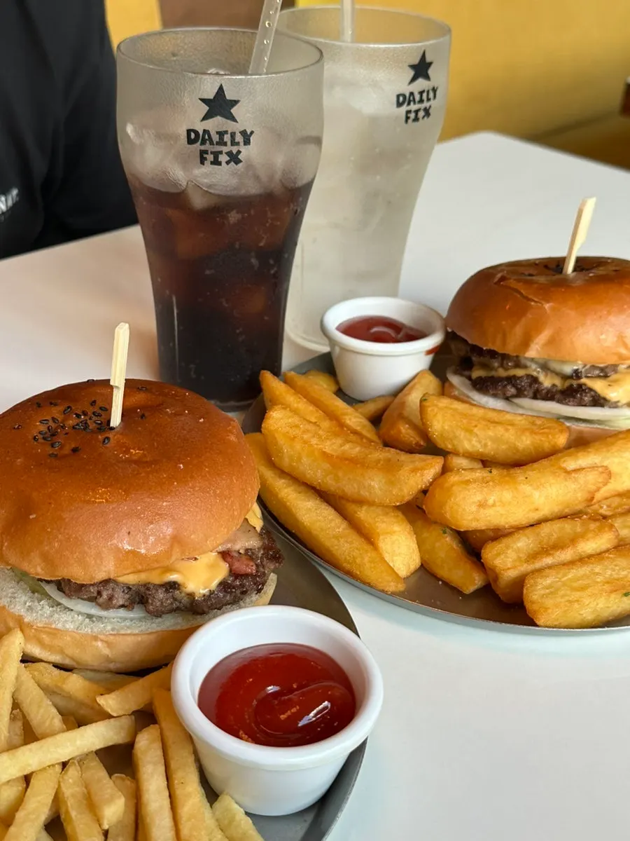 Hearty double cheese burger set