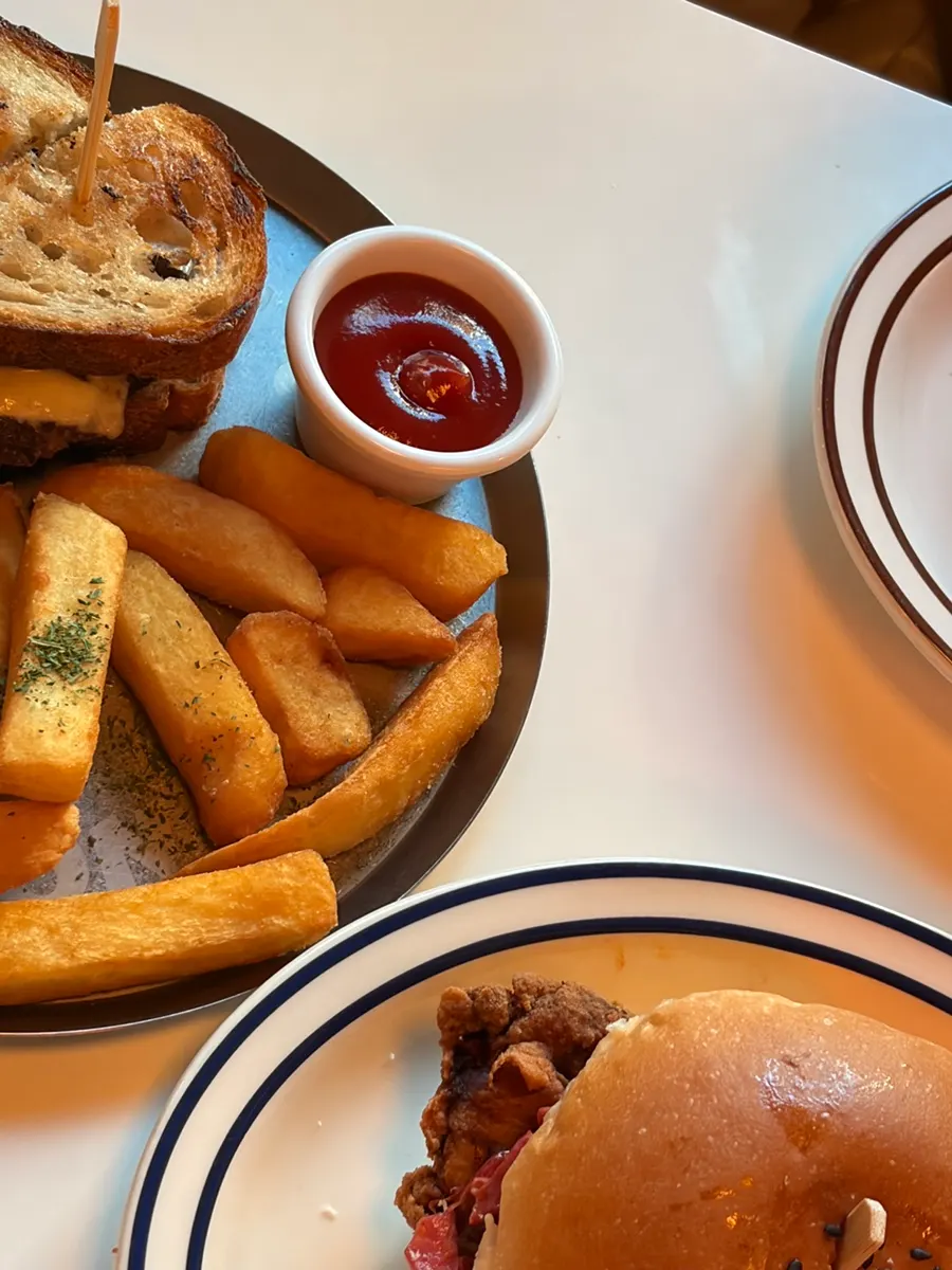 Daily Fix burger and French fries