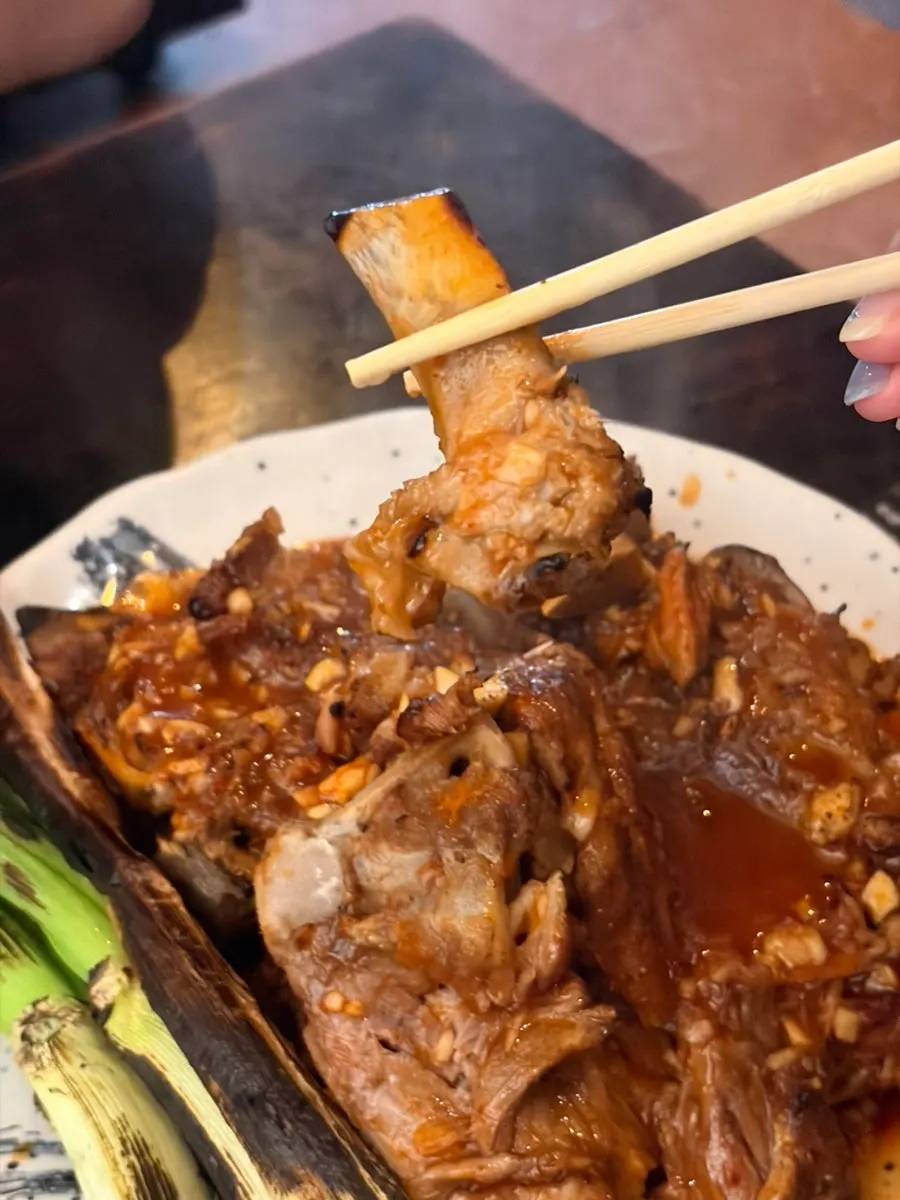 살이 분리되는 부드러운 뼈구이